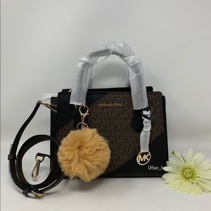 Michael Kors Hope Medium Messenger